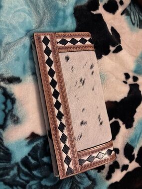 Cowhide trifold Wallet - with Brown leather Trim